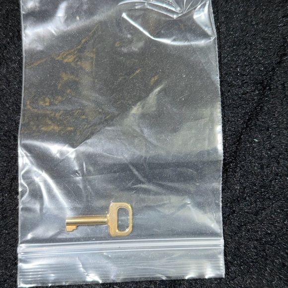 Louis Vuitton Yellow Monogram Vernis Satchel with Top Handle - Picture 6 of 13